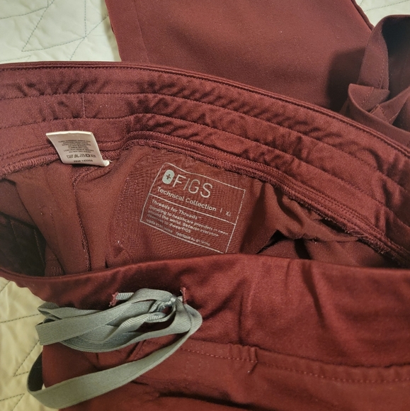 Figs XL ONLY the Joggers - Picture 2 of 2